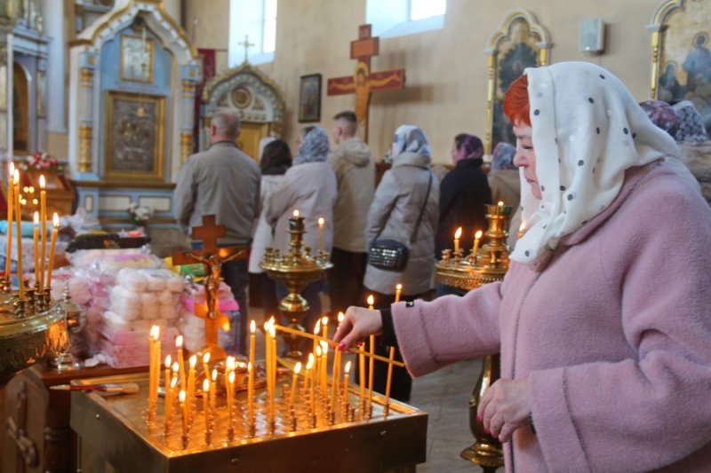 Радоница верующие Зельвенщины отдали дань памяти усопшим